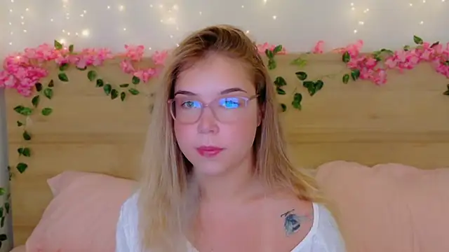 Lilith Bonheur online show from November 2025 10:09:01 PM