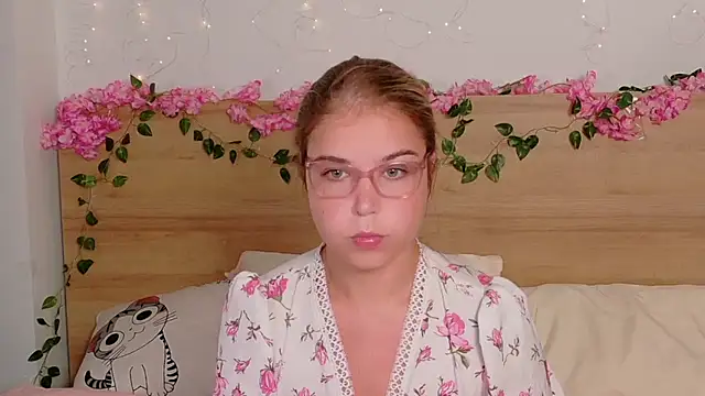 Lilith Bonheur online show from October 2025 08:06:02 PM