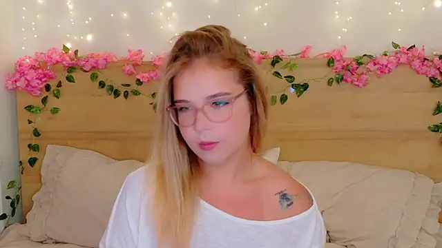 Lilith Bonheur online show from November 2025 09:18:01 PM