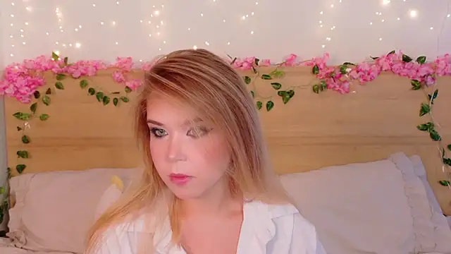 Lilith Bonheur online show from November 2025 09:20:01 PM