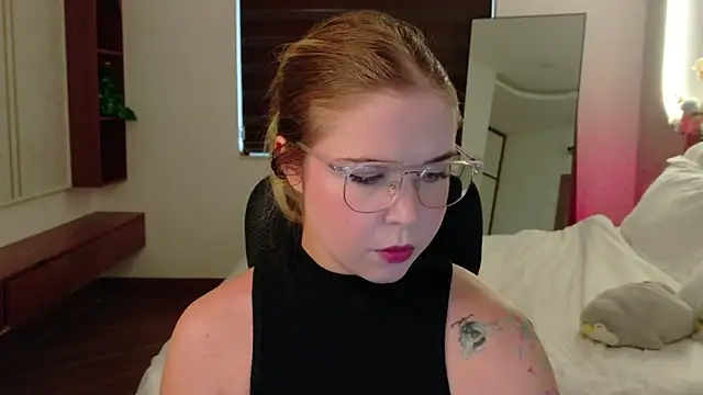 Lilith Bonheur online show from March 2026 10:56:01 PM