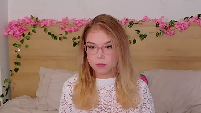 Lilith Bonheur online show from October 2025 09:25:02 PM