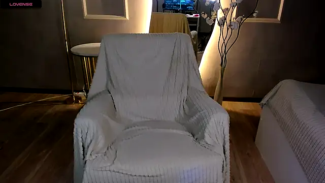 Selena Muse online show from November 2025 05:44:02 AM