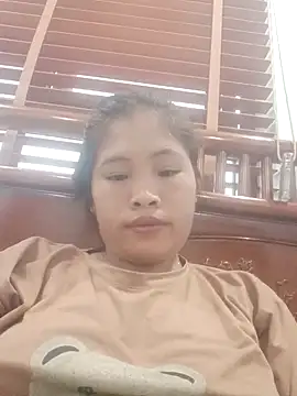 Luyen004 online show from October 2025 12:22:02 AM