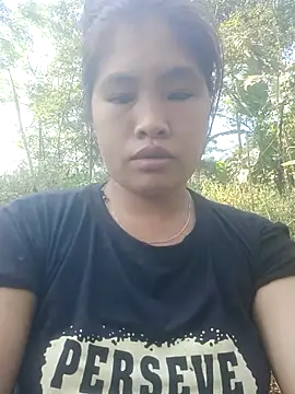 Luyen004 online show from September 2025 01:32:02 AM