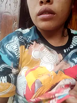 Luyen004 online show from September 2025 01:02:01 AM