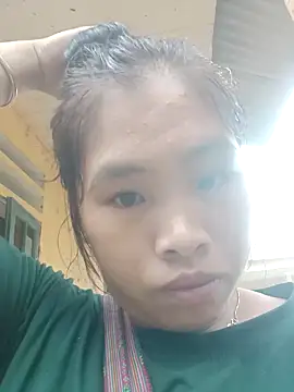 Luyen004 online show from September 2025 12:28:02 AM