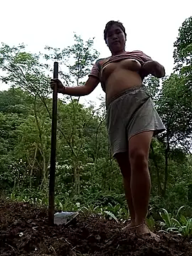 Luyen004 online show from April 2026 11:44:01 PM