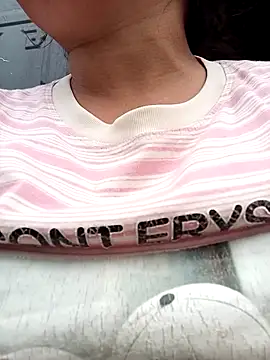 Luyen004 online show from April 2026 02:41:01 AM