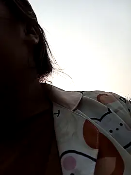 Luyen004 online show from March 2026 01:03:01 AM