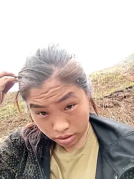 Luyen004 online show from March 2026 02:33:02 AM