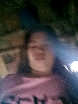 Luyen004 online show from February 2026 12:00:01 AM