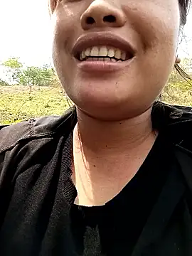 Luyen004 online show from March 2026 05:29:02 AM