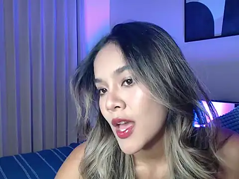 Snapshot of lilypeachxx chatting on June 2026 11:24:02 PM lilypeachxx online show from June 2026 11:24:02 PM
