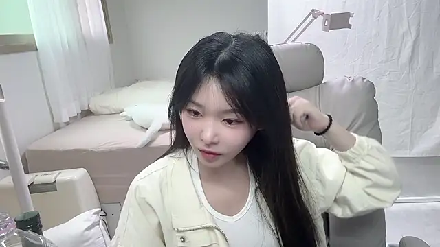 Snapshot of lengiiiii chatting on September 2025 05:58:02 AM lengiiiii online show from September 2025 05:58:02 AM