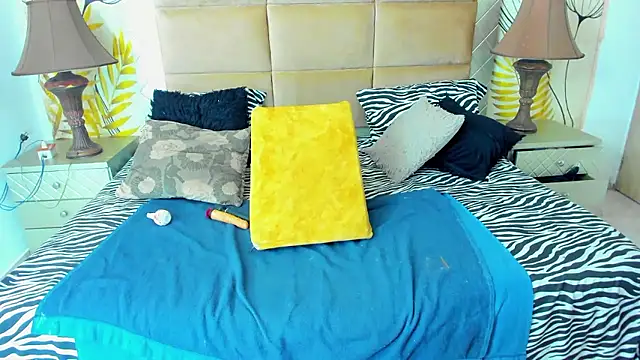 Snapshot of sweet_lulu_sofia chatting on December 2025 09:42:01 PM sweet lulu sofia online show from December 2025 09:42:01 PM