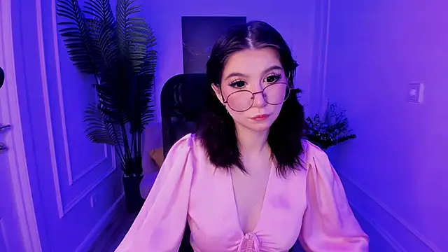 MeLLSawertyq online show from November 2025 07:28:01 PM