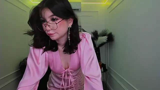 MeLLSawertyq online show from November 2025 11:26:02 AM