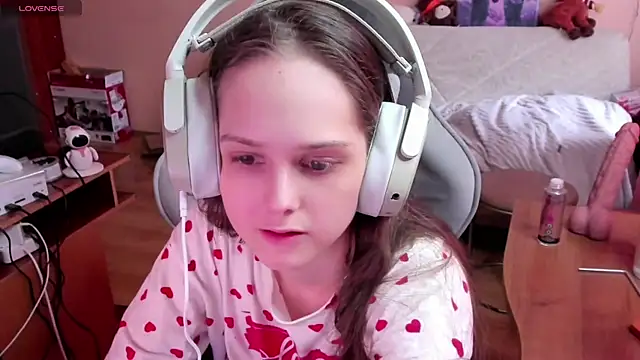 SharybbFace online show from April 2026 03:06:01 PM