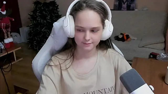 SharybbFace online show from November 2025 03:23:01 PM