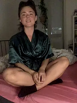 Mia Winters online show from October 2025 06:51:01 PM