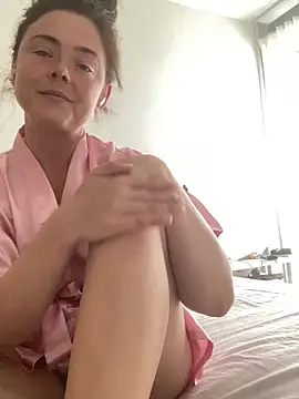 Mia Winters online show from September 2025 12:33:01 PM