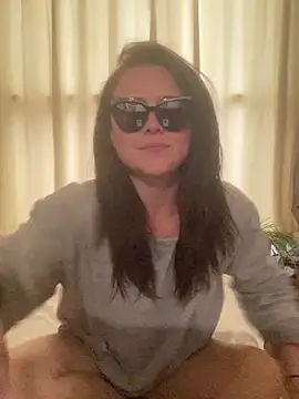 Mia Winters online show from June 2026 07:33:01 PM