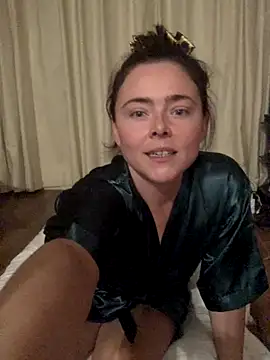 Mia Winters online show from November 2025 05:27:01 PM