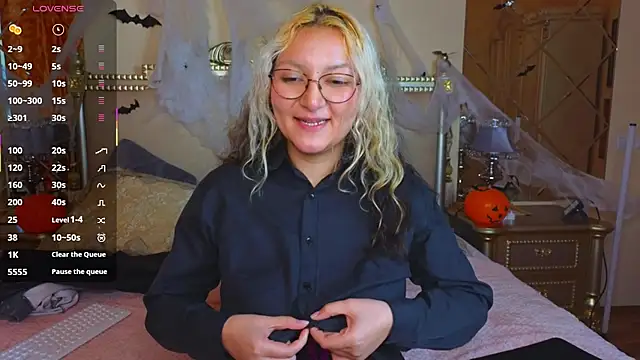 JuicyLullu online show from October 2025 05:54:01 AM
