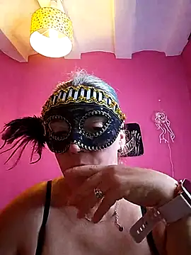Rosabraguitas online show from November 2025 09:42:02 PM