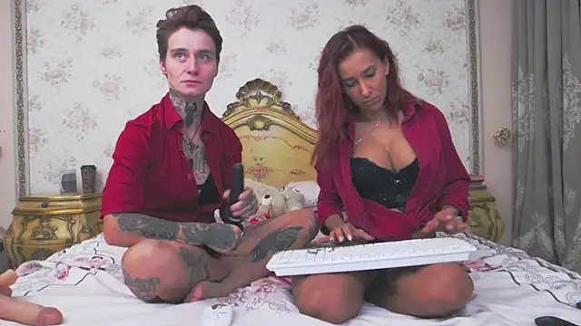 Snapshot of UnholyAngels chatting on October 2025 10:33:01 PM UnholyAngels online show from October 2025 10:33:01 PM