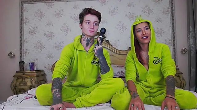 Snapshot of UnholyAngels chatting on October 2025 10:07:02 PM UnholyAngels online show from October 2025 10:07:02 PM