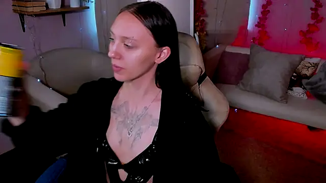 Snapshot of AdeliceLenoir chatting on October 2025 01:47:02 PM AdeliceLenoir online show from October 2025 01:47:02 PM