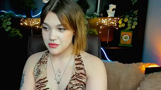 Snapshot of KiraRid chatting on November 2025 04:56:02 PM KiraRid online show from November 2025 04:56:02 PM