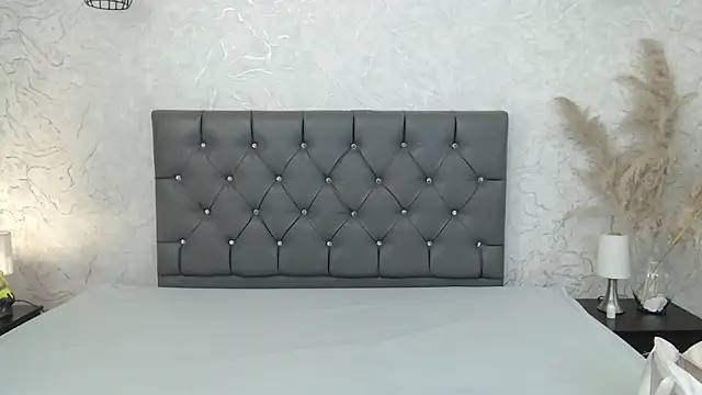 Sabriinaa Foxx online show from April 2026 01:17:02 PM