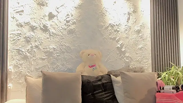 Snapshot of joselin_rouse chatting on April 2026 12:50:02 PM joselin rouse online show from April 2026 12:50:02 PM