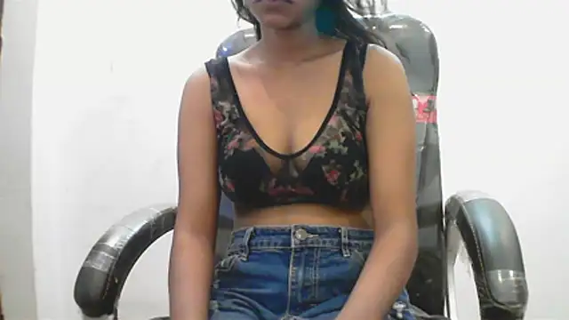 short girl  online show from May 2026 06:22:01 AM
