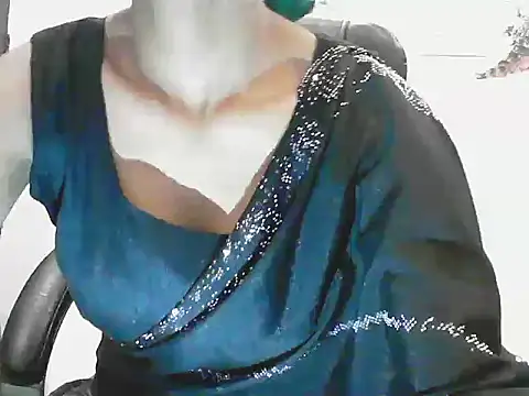 short girl  online show from June 2026 06:13:01 PM