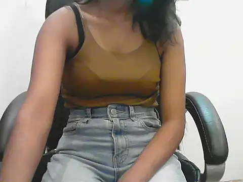 short girl  online show from May 2026 05:00:02 PM