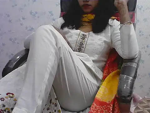 short girl  online show from April 2026 11:33:02 PM