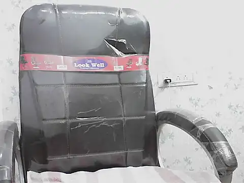 short girl  online show from April 2026 02:43:01 PM