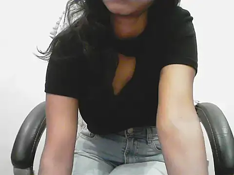 short girl  online show from May 2026 05:30:01 PM