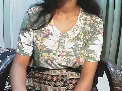 Snapshot of short_girl_ chatting on October 2025 05:14:02 PM short girl  online show from October 2025 05:14:02 PM