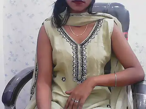 short girl  online show from April 2026 03:14:01 PM