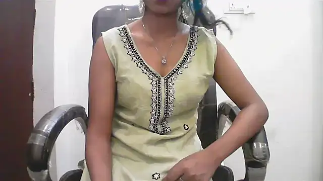 short girl  online show from May 2026 06:28:02 PM