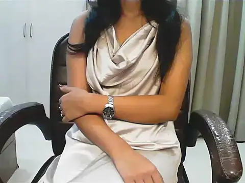 short girl  online show from November 2025 05:02:01 PM