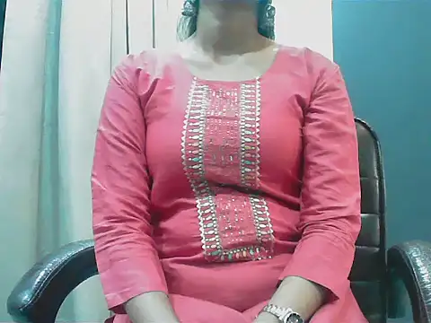 Snapshot of short_girl_ chatting on October 2025 04:41:02 PM short girl  online show from October 2025 04:41:02 PM