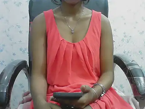 short girl  online show from April 2026 06:25:02 PM