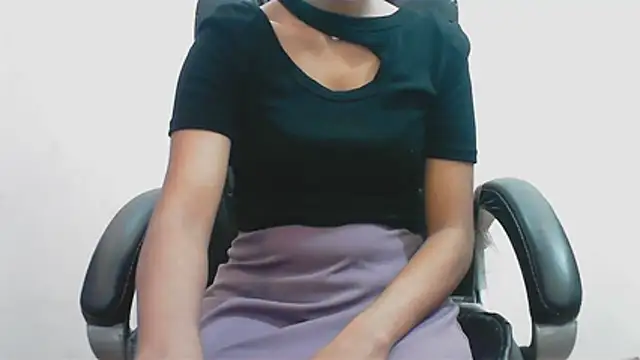 short girl  online show from May 2026 05:09:01 PM