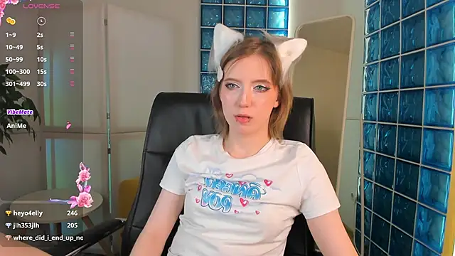 MorgyAsuna  online show from November 2025 06:45:01 PM